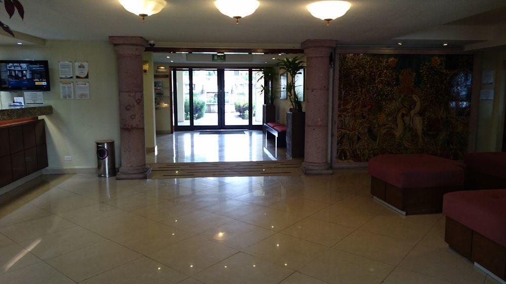 Quinta Dorada Hotel & Suites Сальтильо Экстерьер фото