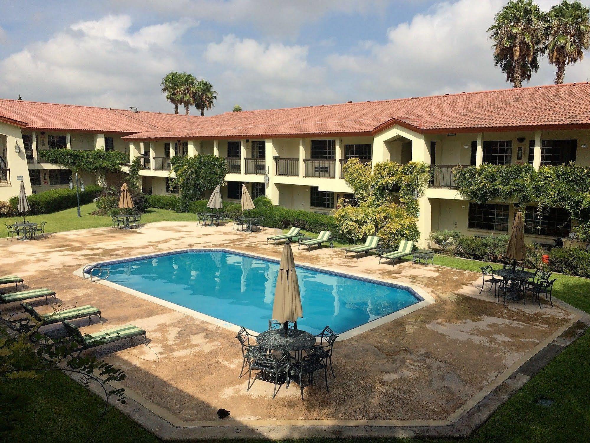 Quinta Dorada Hotel & Suites Сальтильо Экстерьер фото
